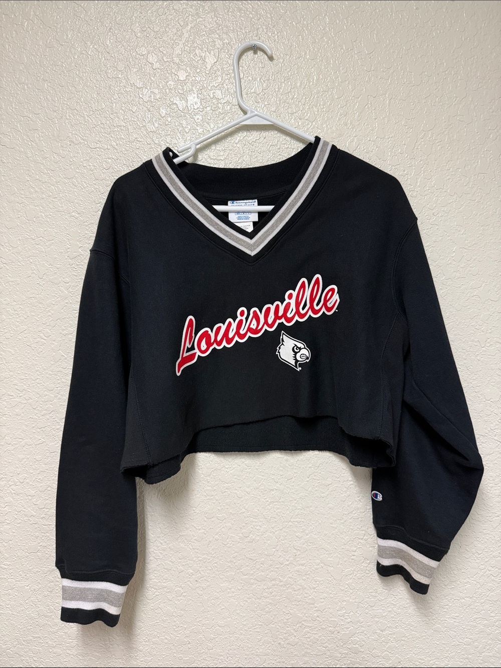 CHAMPION Louisville Reverse Weave V-Neck Pullover Sweatshirt Size Medium